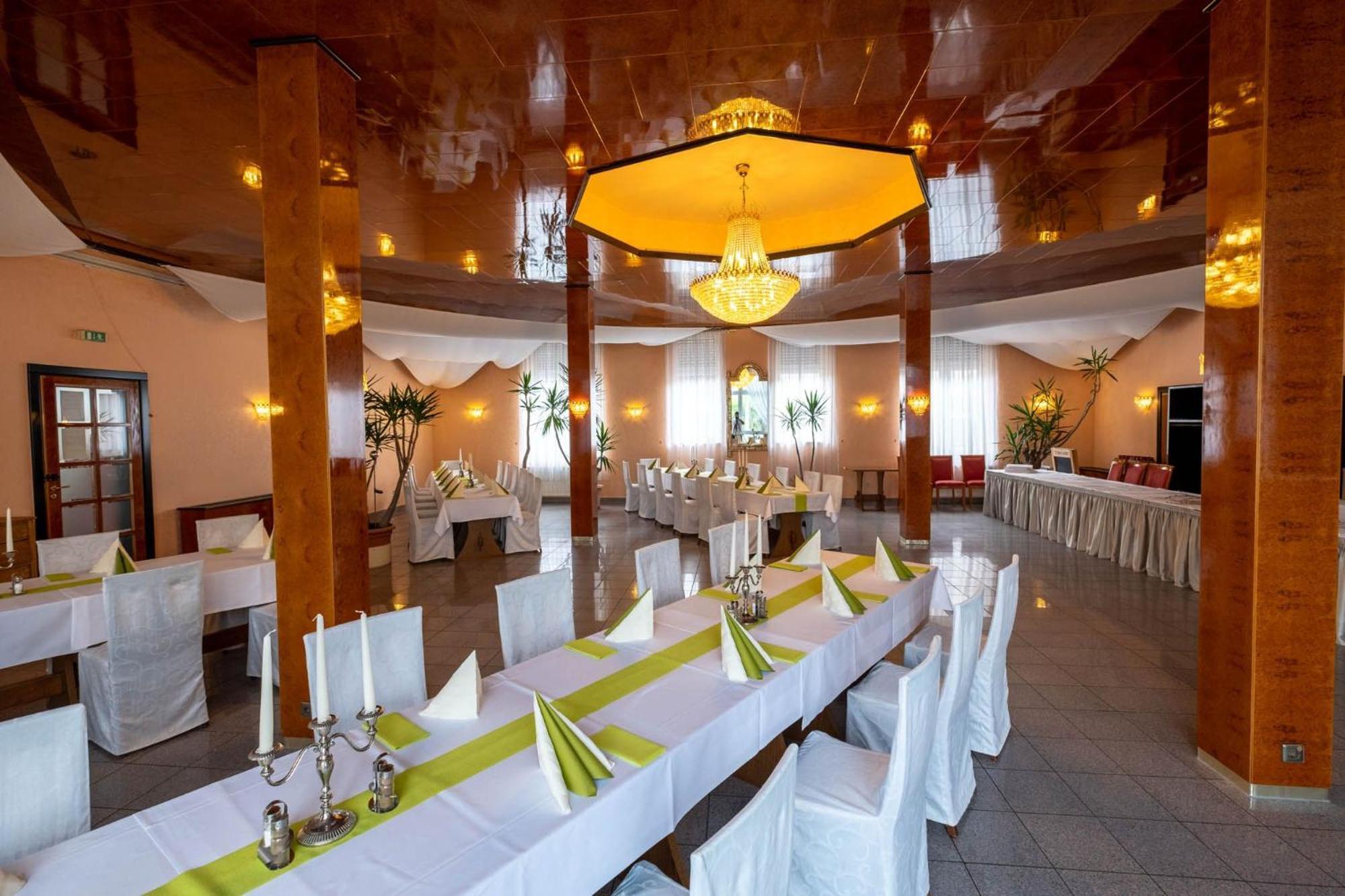 Kraichtaler Hof Hotel Exterior photo