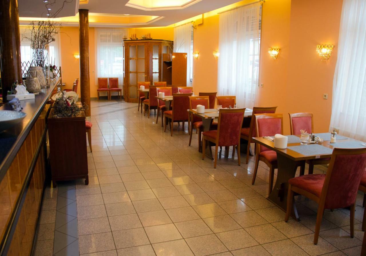 Kraichtaler Hof Hotel Exterior photo